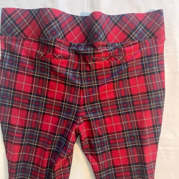 Torrid Women's Red Plaid Pixie Ankle Stretch Capri Pants Size 3R - Picture 6 of 6